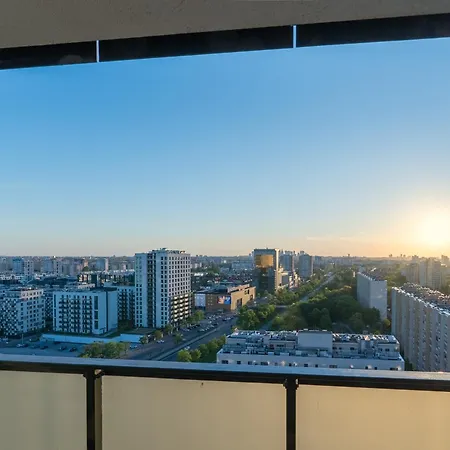 Skyscrapper Z Widokiem Na Panorame Warszawy アパート